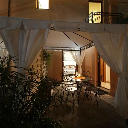 Residenza Maria Antonia - Historical Apartament *