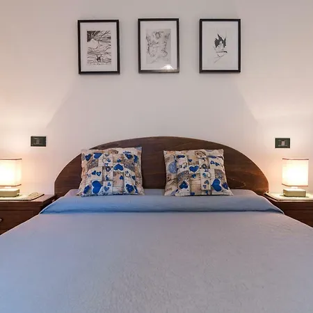 Residenza Maria Antonia - Historical Apartamento Orosei