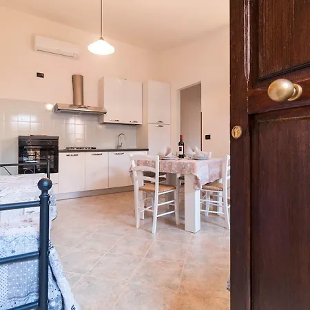 Residenza Maria Antonia - Historical Διαμέρισμα Orosei